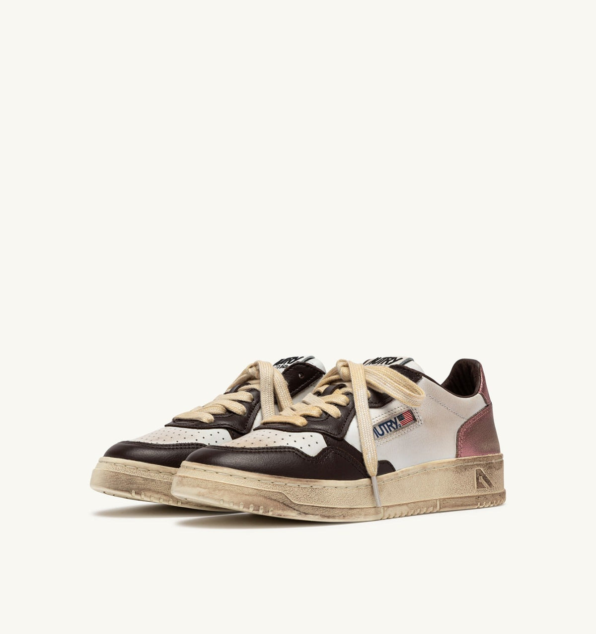 MEDALIST LOW SUPER VINTAGE SNEAKERS IN WHITE, PEONY AND HOT FUDGE LEATHER - AUTRY Great Value