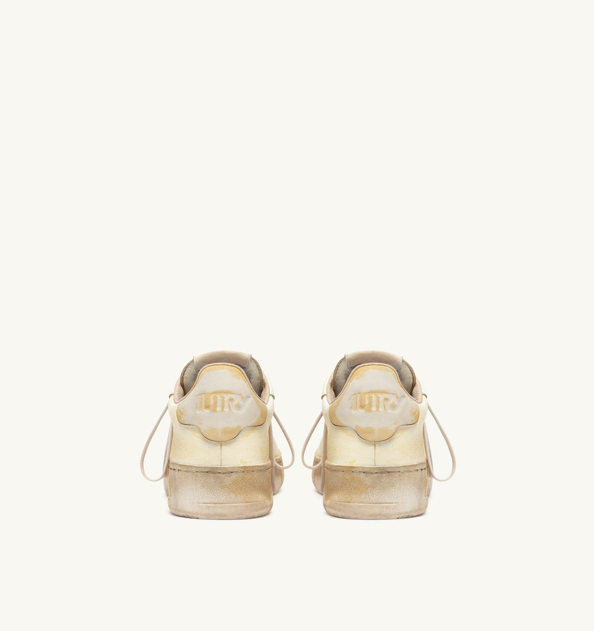 DALLAS LOW SUPER VINTAGE SNEAKERS IN MARSHMALLOW LEATHER WITH CHARM - AUTRY Classic