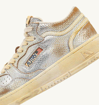 MED-WAY SUPER VINTAGE SNEAKERS IN SILVER AND MARSHMALLOW SNAKE-PRINT LEATHER - AUTRY Essential