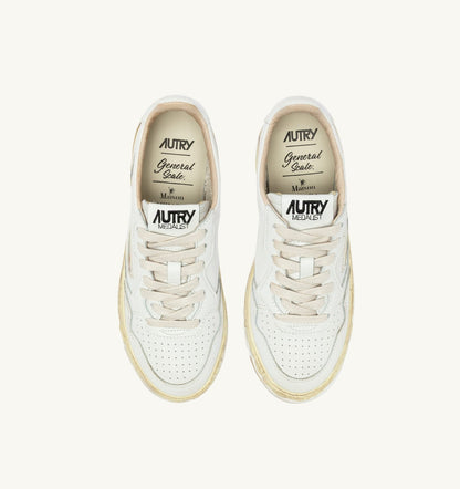MEDALIST LOW SUPER VINTAGE 'Autry x Maison MIHARA YASUHIRO General Scale.' SNEAKERS IN WHITE LEATHER - AUTRY Great Value