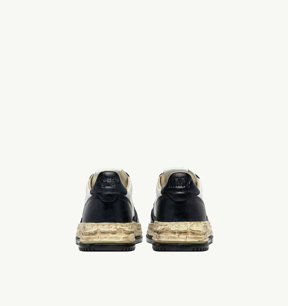 MEDALIST LOW SUPER VINTAGE 'Autry x Maison MIHARA YASUHIRO General Scale.' SNEAKERS IN WHITE AND BLACK LEATHER - AUTRY Quality
