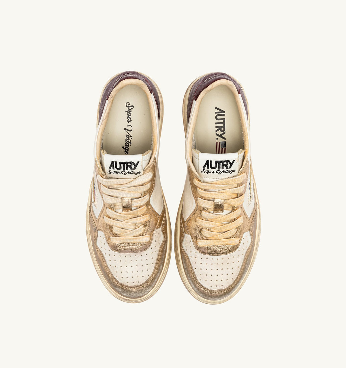 MEDALIST LOW SUPER VINTAGE SNEAKERS IN PLATINUM AND VIOLET BRUSHED LEATHER - AUTRY Essential