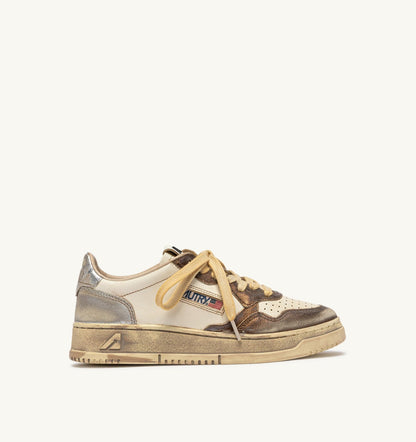 MEDALIST LOW SUPER VINTAGE SNEAKERS IN CHOCOLATE AND SILVER LEATHER - AUTRY Value