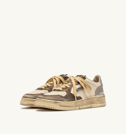 MEDALIST LOW SUPER VINTAGE SNEAKERS IN CHOCOLATE AND SILVER LEATHER - AUTRY Value