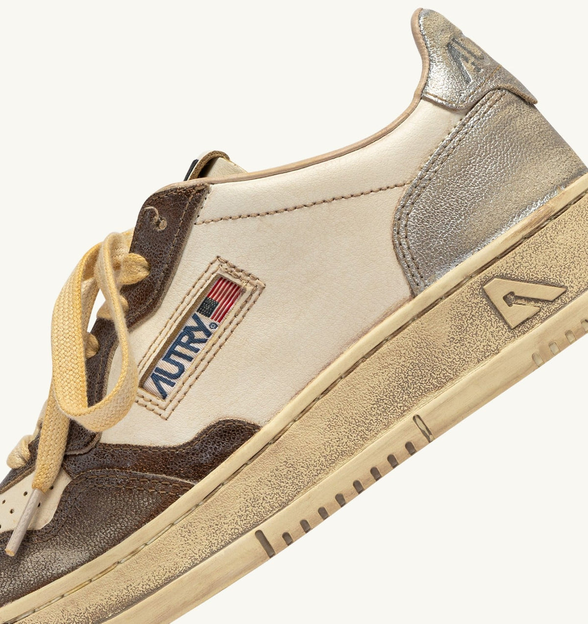 MEDALIST LOW SUPER VINTAGE SNEAKERS IN CHOCOLATE AND SILVER LEATHER - AUTRY Value
