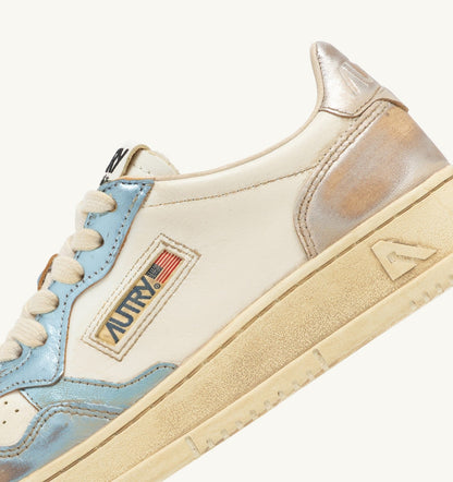 MEDALIST LOW SUPER VINTAGE SNEAKERS IN SILVER AND BLUE LEATHER - AUTRY Latest
