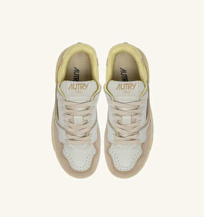 SNEAKERS CLC LOW IN WHITE BOULDER AND LEMON MERINGUE LEATHER AND SUEDE - AUTRY Value