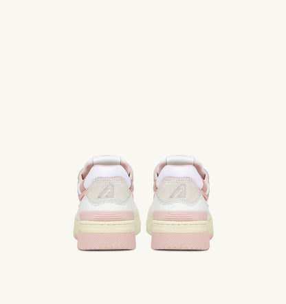 CLC LOW SNEAKERS IN WHITE LEATHER AND POWDER PINK SUEDE - AUTRY Classic