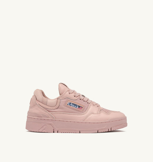 CLC LOW SNEAKERS IN PEACH WHIP LEATHER - AUTRY Quality
