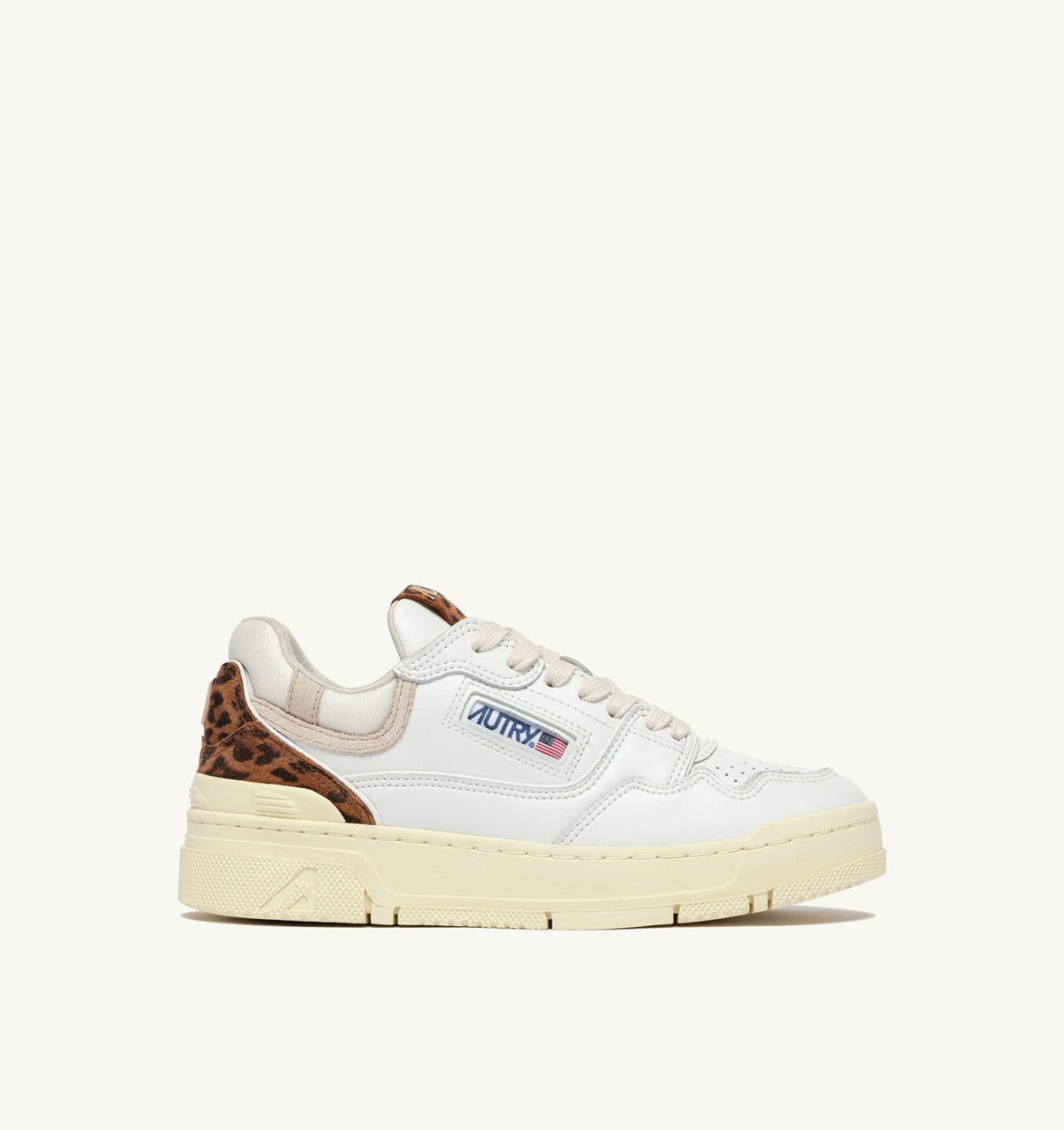 CLC LOW SNEAKERS IN LEATHER COLOR WHITE AND LEOPARD - AUTRY Essential