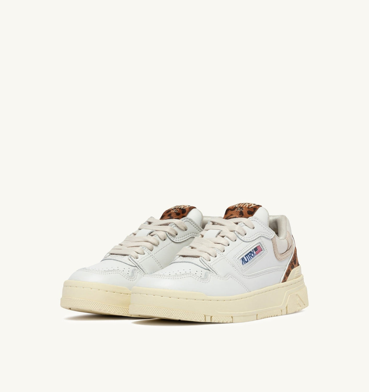 CLC LOW SNEAKERS IN LEATHER COLOR WHITE AND LEOPARD - AUTRY Essential