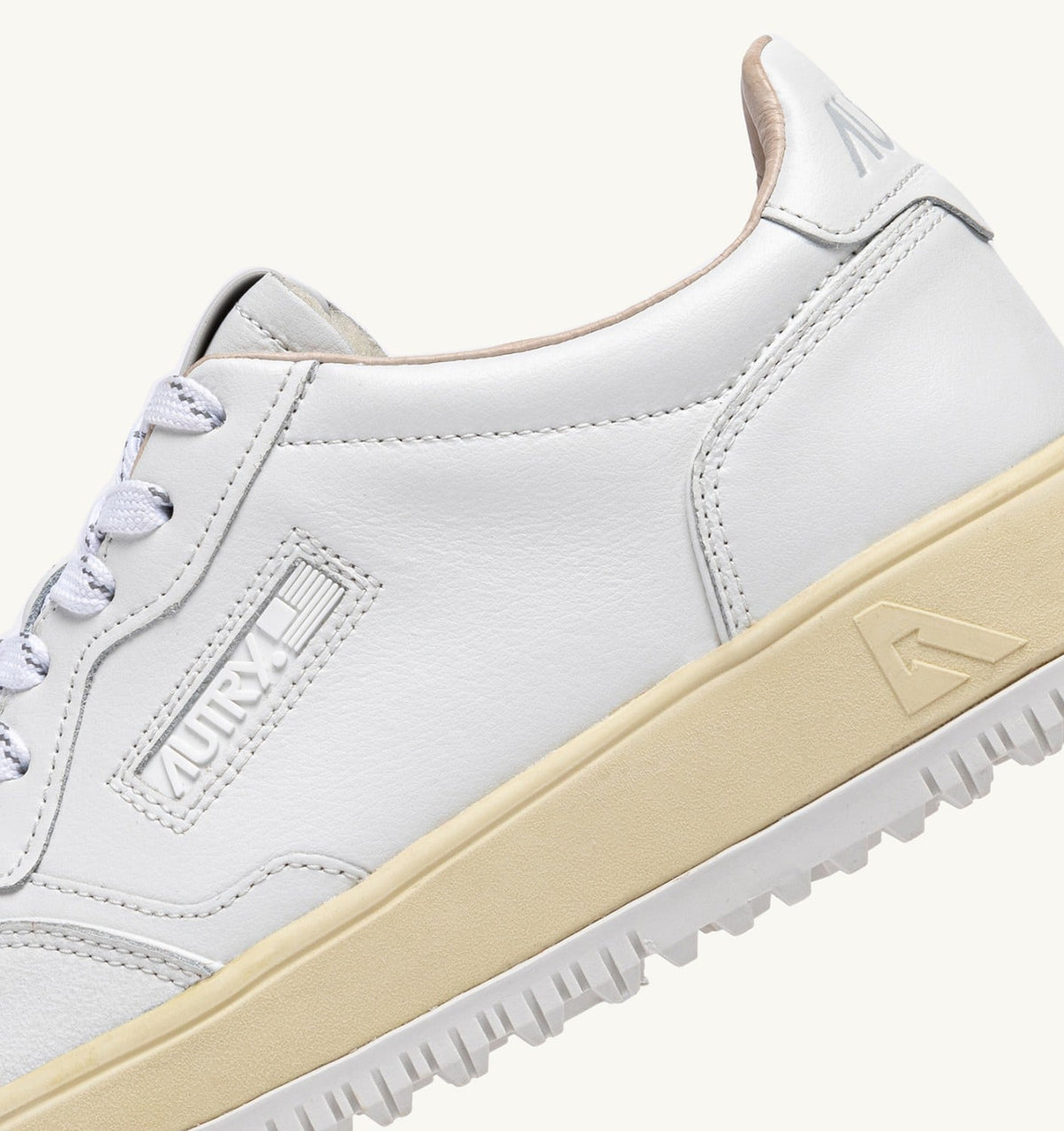 GOLF LOW SNEAKERS IN WHITE LEATHER - AUTRY Everyday