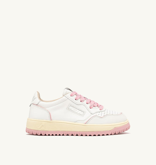 GOLF LOW SNEAKERS IN WHITE AND CORAL BLUSH LEATHER - AUTRY Value
