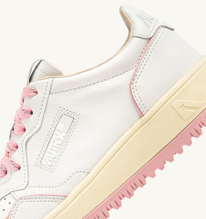 GOLF LOW SNEAKERS IN WHITE AND CORAL BLUSH LEATHER - AUTRY Value