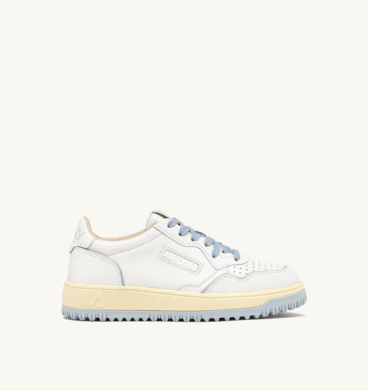 GOLF LOW SNEAKERS IN LEATHER COLOR WHITE AND PEARL BLUE - AUTRY Latest