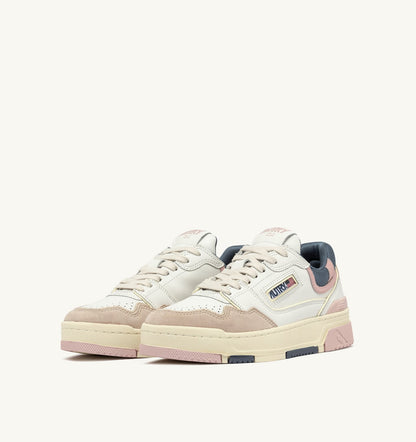 CLC LOW SNEAKERS IN WHITE AND PEACH WHIP LEATHER SUEDE - AUTRY Classic