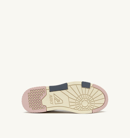 CLC LOW SNEAKERS IN WHITE AND PEACH WHIP LEATHER SUEDE - AUTRY Classic