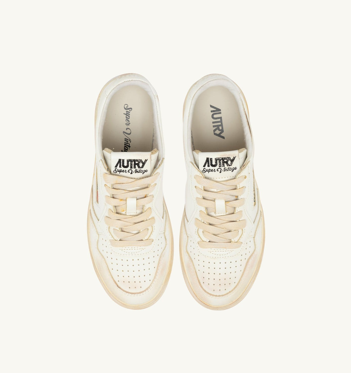 MEDALIST LOW SUPER VINTAGE SNEAKERS IN WHITE LEATHER - AUTRY Classic