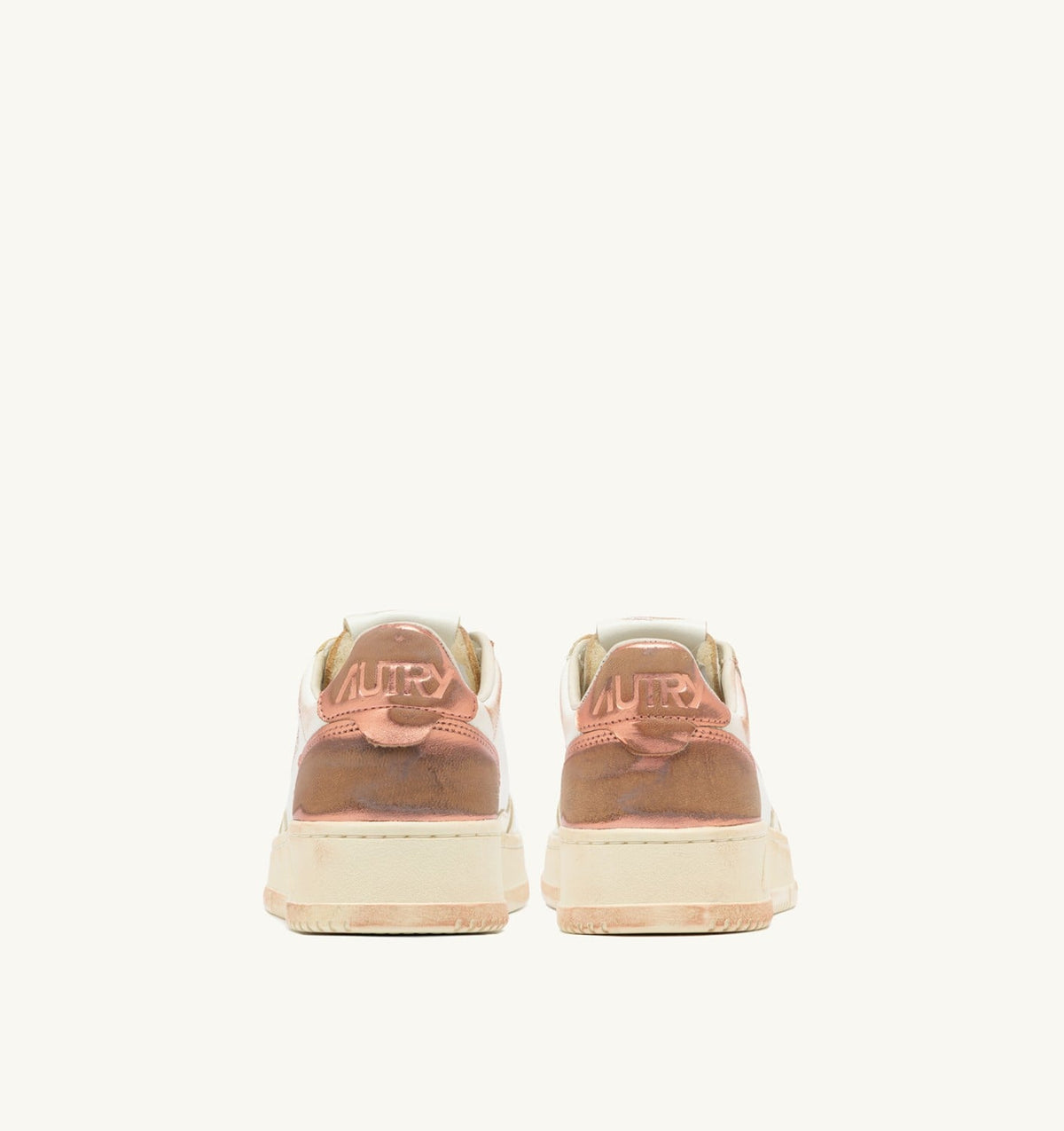 MEDALIST LOW SUPER VINTAGE SNEAKERS IN WHITE SALMON AND VANILLA LEATHER - AUTRY Essential