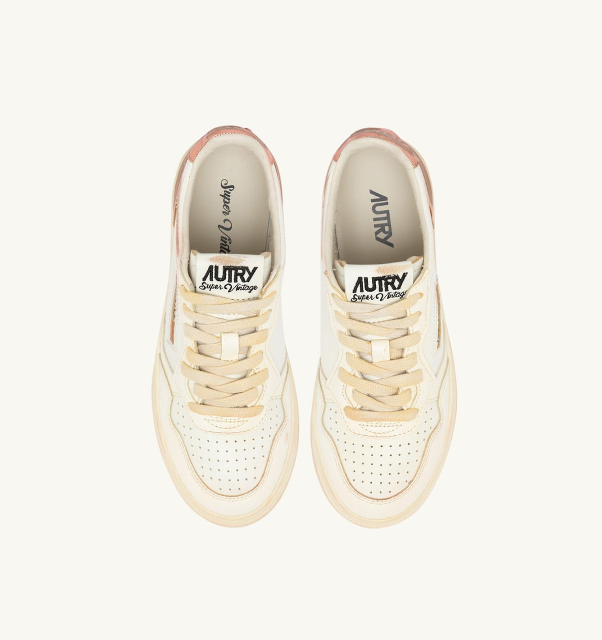 MEDALIST LOW SUPER VINTAGE SNEAKERS IN WHITE SALMON AND VANILLA LEATHER - AUTRY Essential