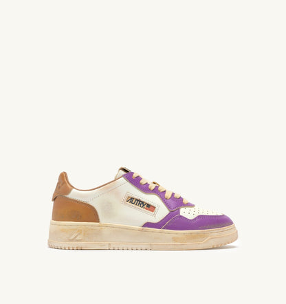 MEDALIST LOW SUPER VINTAGE SNEAKERS IN WHITE APPLE CINNAMON AND DEWBERRY LEATHER - AUTRY Everyday