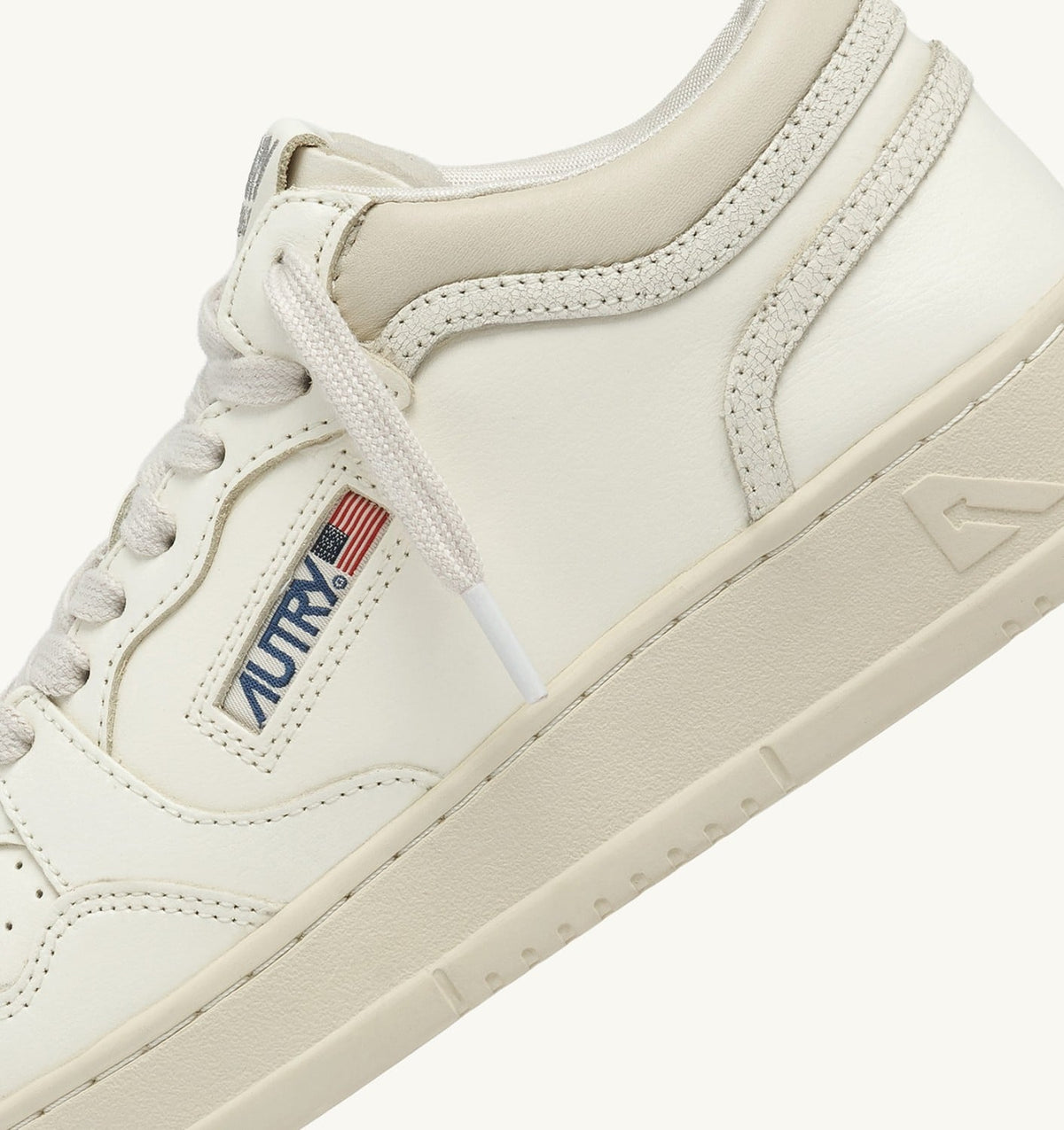 MED-WAY SNEAKERS IN LEATHER COLOR MARSHMALLOW AND WHITE - AUTRY Classic