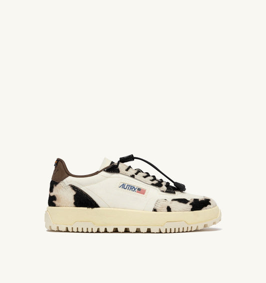 WILDPACE LOW SNEAKERS IN MARSHMALLOW AND COW CORDURA AND LEATHER - AUTRY Everyday