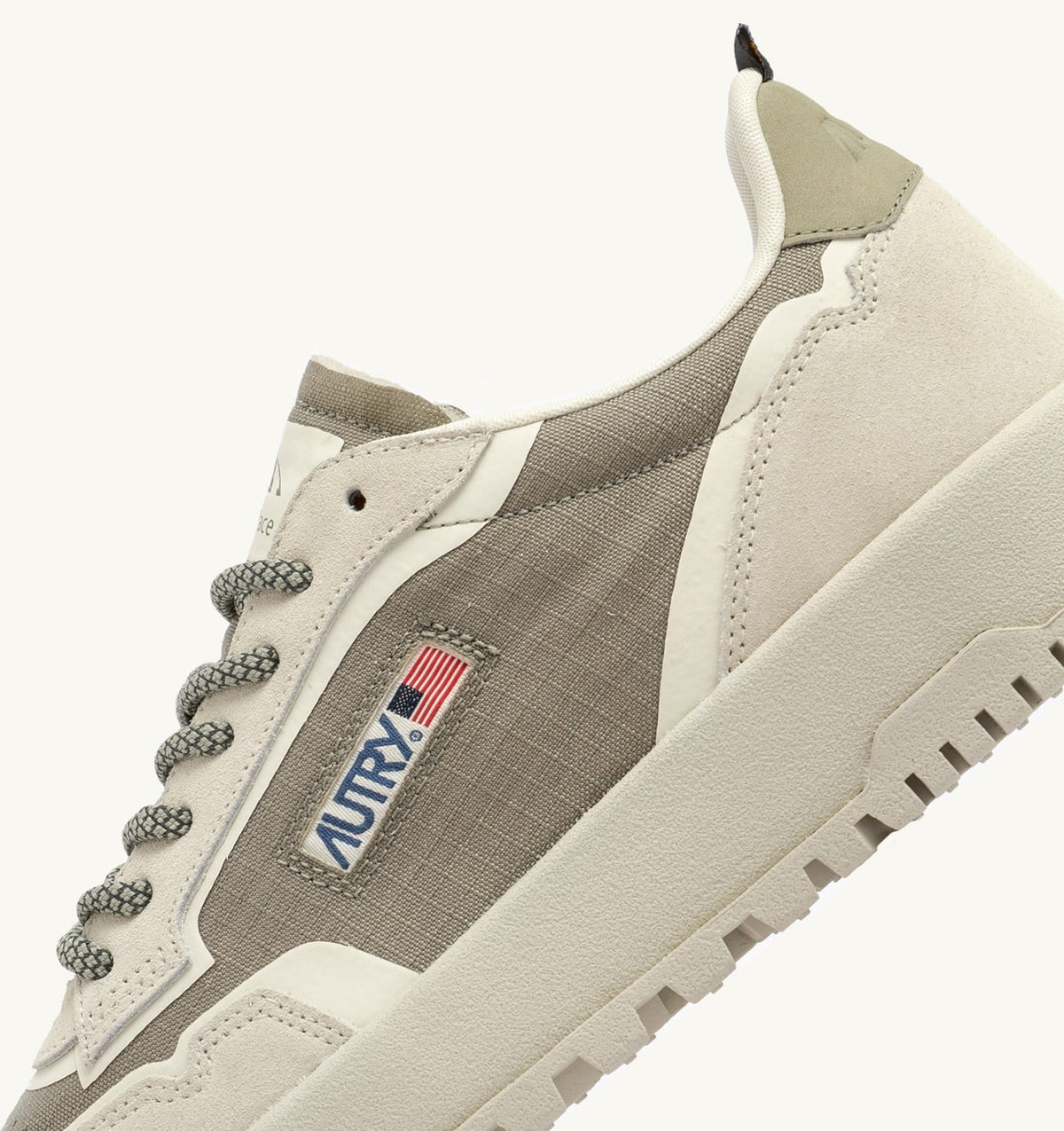 WILDPACE LOW SNEAKERS IN ELMOND AND WHITE CORDURA AND SUEDE - AUTRY Everyday