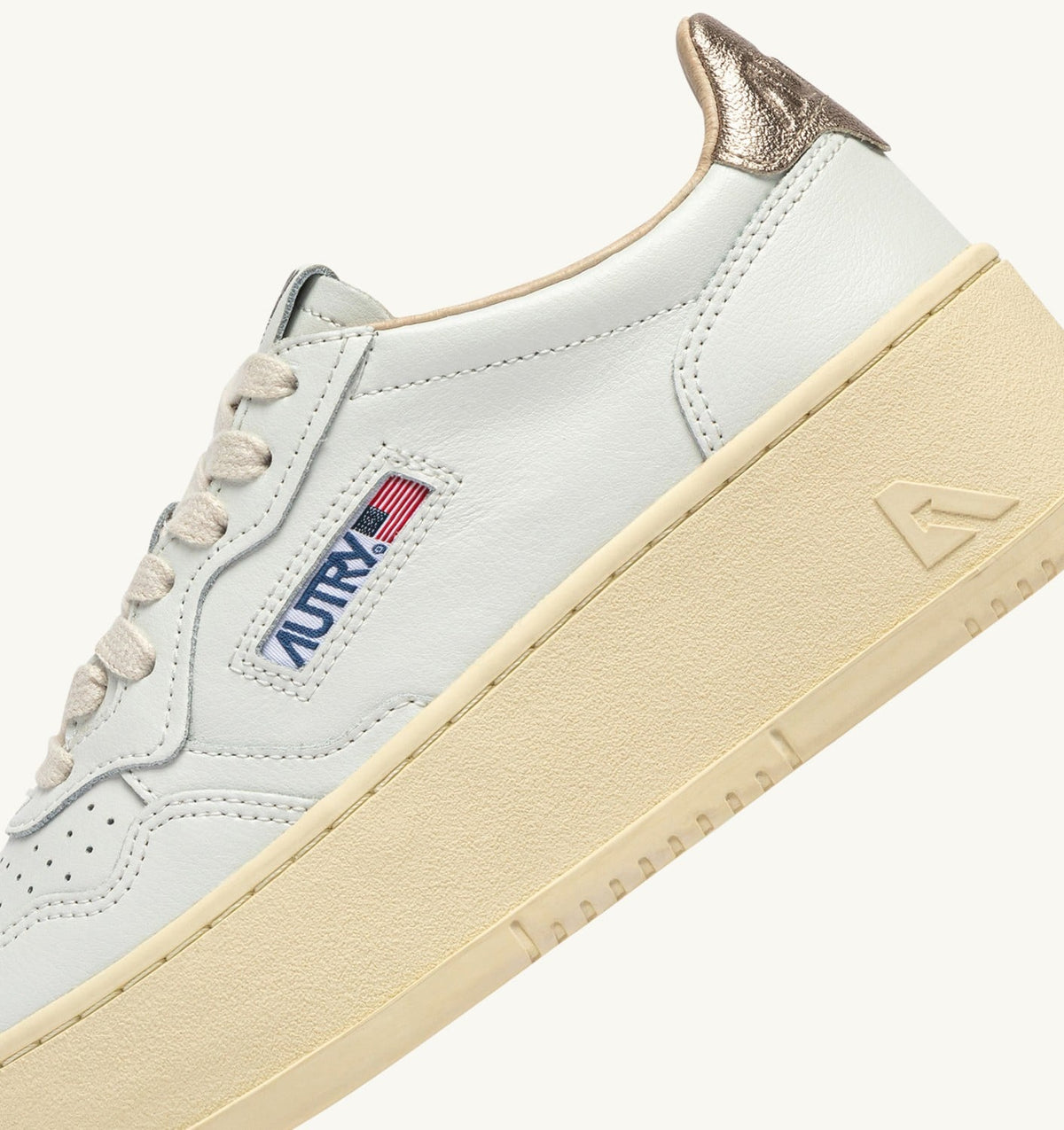 MEDALIST PLATFORM SNEAKERS IN FEATHER GRAY AND WHITE SUEDE AND LEATHER - AUTRY Great Value