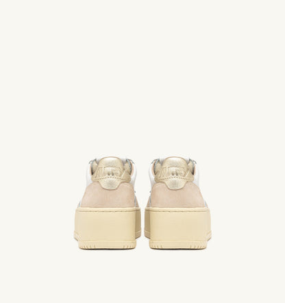 MEDALIST PLATFORM SNEAKERS IN WHITE AND PLATINUM SUEDE AND LEATHER - AUTRY Quality