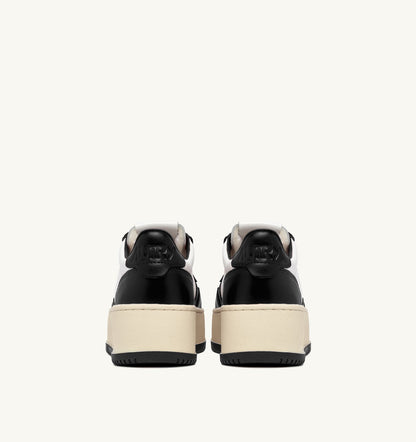 MEDALIST PLATFORM SNEAKERS IN WHITE AND BLACK LEATHER - AUTRY Everyday