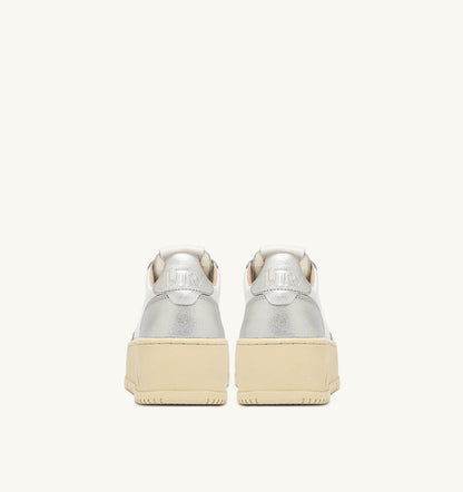 MEDALIST PLATFORM SNEAKERS IN WHITE AND METALIZED SILVER LEATHER - AUTRY Great Value