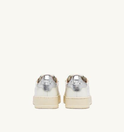 DALLAS LOW SNEAKERS IN WHITE AND SILVER LEATHER - AUTRY Classic