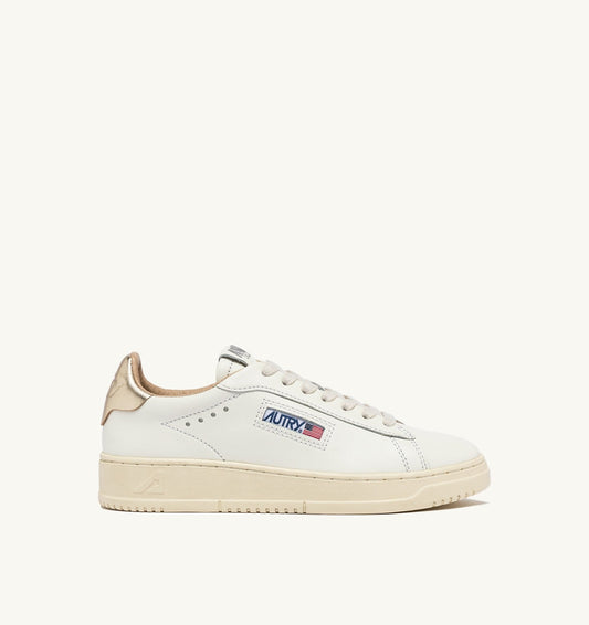 DALLAS LOW SNEAKERS IN WHITE AND GOLD LEATHER - AUTRY Essential