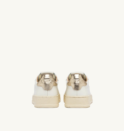DALLAS LOW SNEAKERS IN WHITE AND GOLD LEATHER - AUTRY Essential